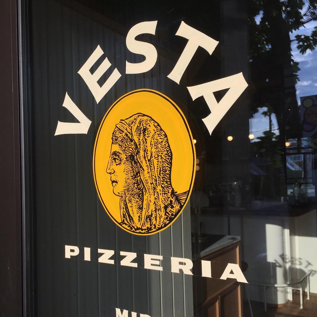 Lettrage et façade Pizzeria Vesta